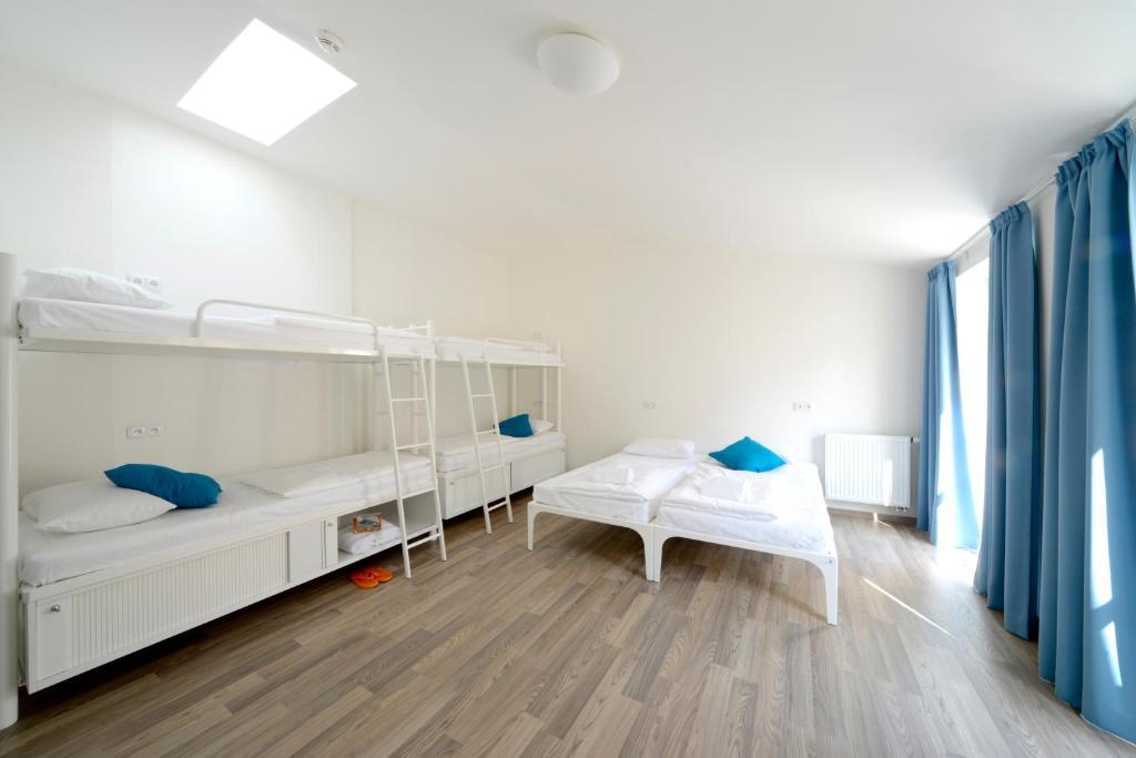 Hostel Safestay Charles Bridge *
