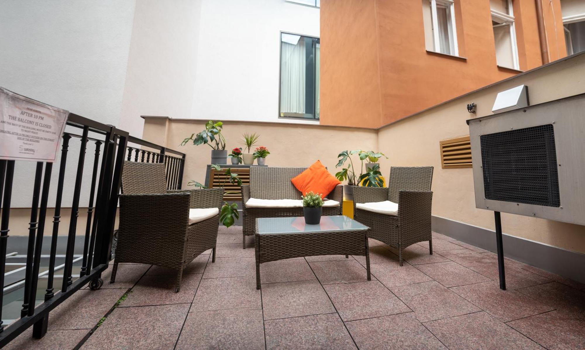 Hostel Safestay Charles Bridge