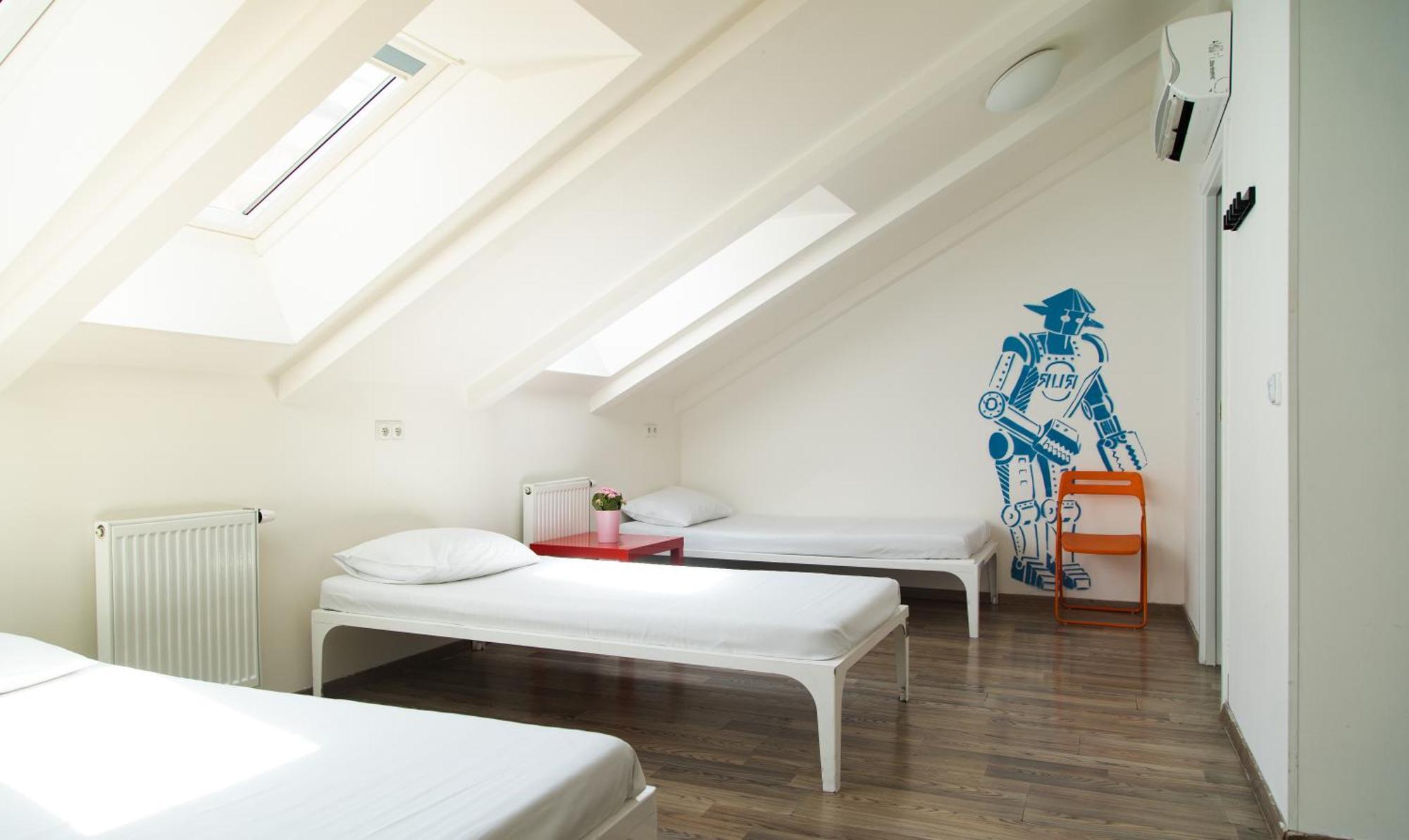 Hostel Safestay Charles Bridge