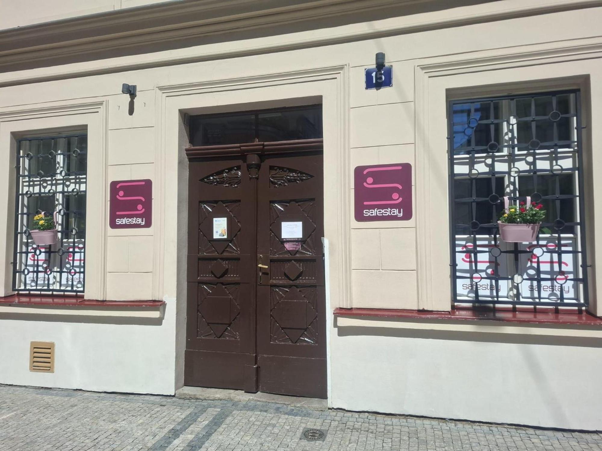 Hostel Safestay Charles Bridge