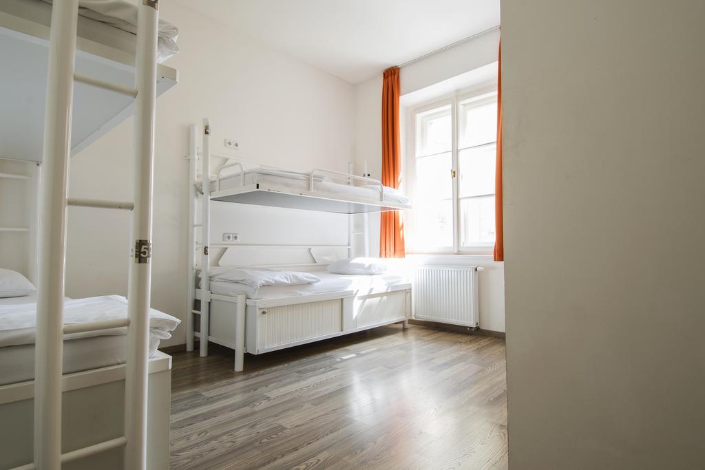 Hostel Safestay Charles Bridge