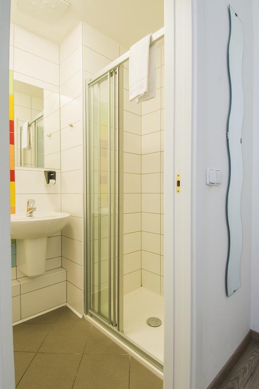 Hostel Safestay Charles Bridge *